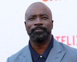 Mike Colter, reconocido por interpretar a Luke Cage en Marvel, generó polémica por sus críticas a Argentina.