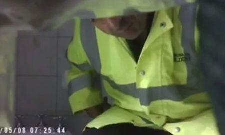 un inspector fue echado por filmar a sus companeras en el bano un inspector fue echado por filmar a sus companeras en el bano