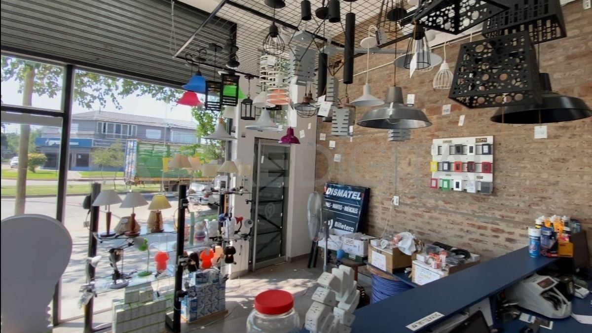 En el local pueden encontrarse más de 3.000 artículos de todo tipo. En el local pueden encontrarse más de 3.000 artículos de todo tipo.