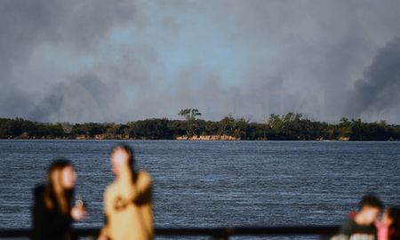 Lunes 20 de junio de 2022. Así se vieron los incendios en las islas de Entre Ríos desde la ciudad de Rosario. Lunes 20 de junio de 2022. Así se vieron los incendios en las islas de Entre Ríos desde la ciudad de Rosario.