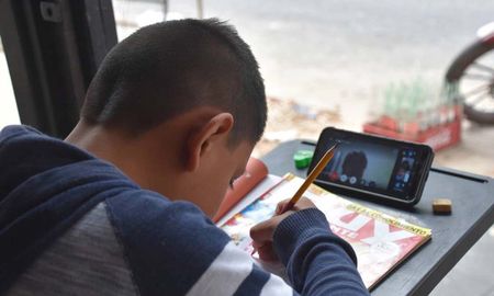 En el marco de las nuevas restricciones, el gobierno de Santa Fe resolvió suspender las clases virtuales los días hábiles de la semana próxima. En el marco de las nuevas restricciones, el gobierno de Santa Fe resolvió suspender las clases virtuales los días hábiles de la semana próxima.
