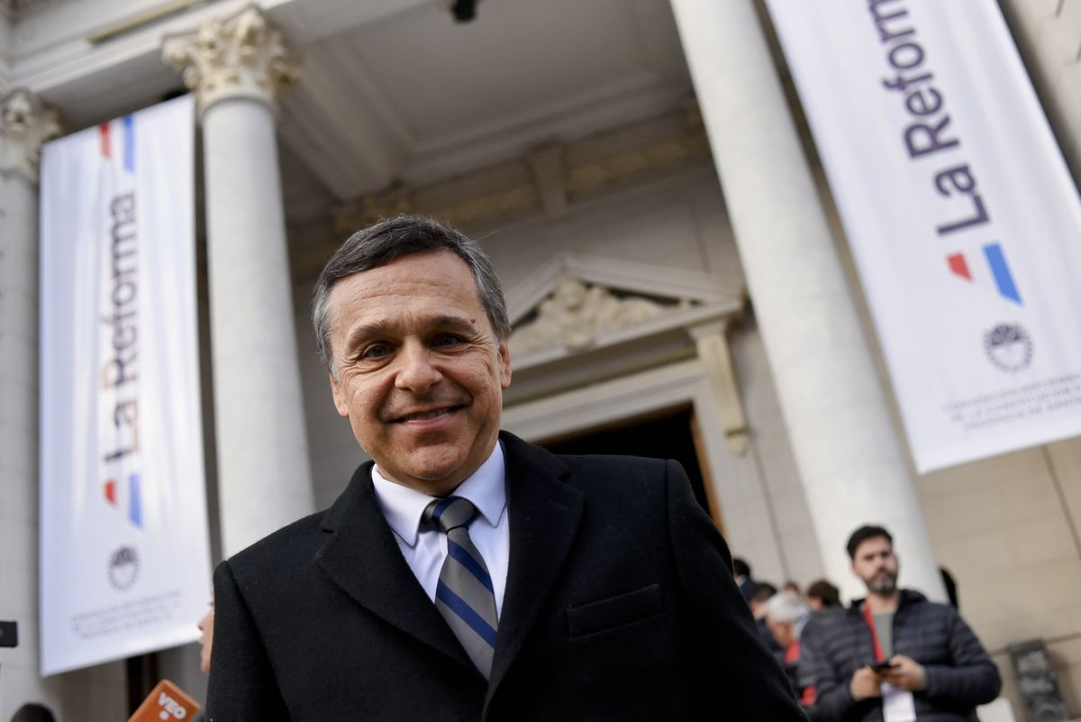 El convencional del frente Más para Santa Fe –y diputado nacional por el Partido Justicialista-, Diego Giuliano también valoró la importancia de la inmunidad de opinión pero también defendió – a diferencia de Peralta- la inmunidad de arresto.