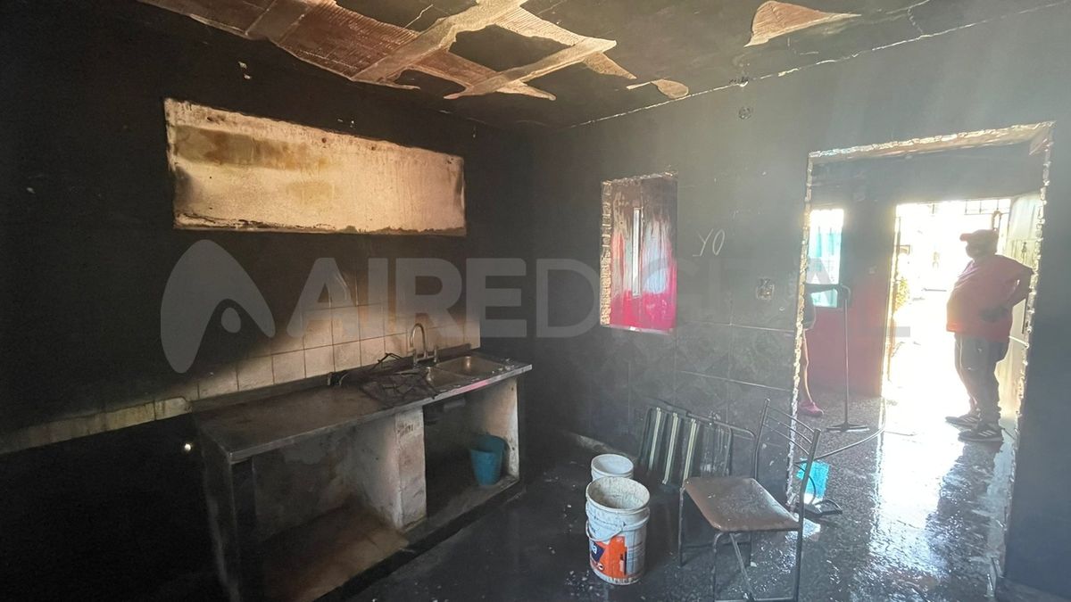 Así quedó el interior de la vivienda tras el incendio.