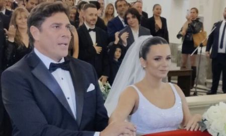Martina Vignolo lució un diseño de Benito Fernández en su boda con Matías Alé en Mar del Plata. Martina Vignolo lució un diseño de Benito Fernández en su boda con Matías Alé en Mar del Plata.