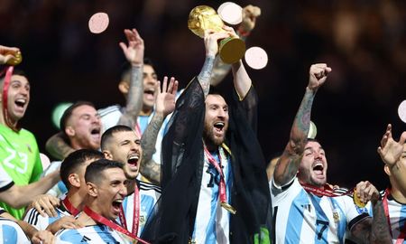 Lionel Messi, capitán de la Selección Argentina, alzó el trofeo más deseado y coronó un Mundial Qatar 2022 imborrable. Lionel Messi, capitán de la Selección Argentina, alzó el trofeo más deseado y coronó un Mundial Qatar 2022 imborrable.