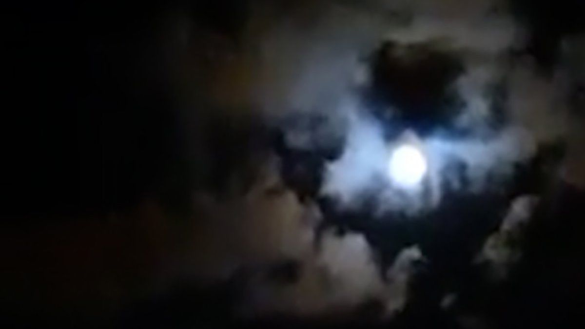 La silueta del diez en el cielo de Paraná.