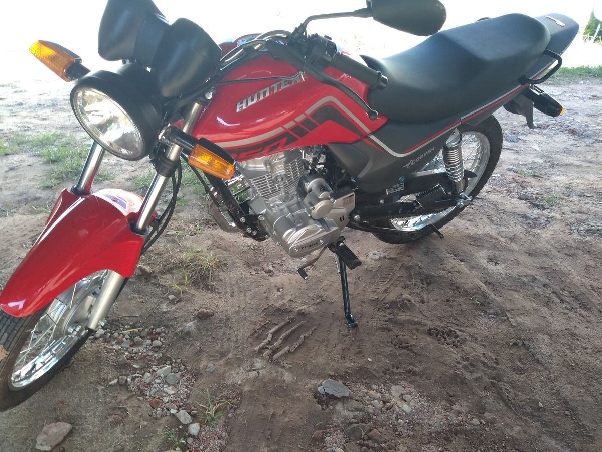 La moto robada es una Hunter 150 cc. dominio A11 7MVE.