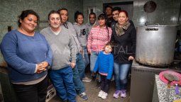 Crece la pobreza y cada vez más familias recurren a los comedores solidarios de Santa Fe Crece la pobreza y cada vez más familias recurren a los comedores solidarios de Santa Fe