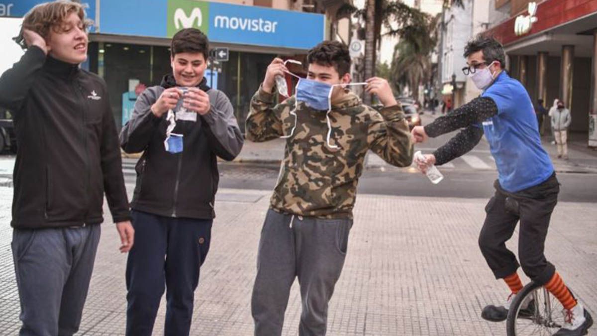 Artistas callejeros estar&aacute;n en espacios p&uacute;blicos de la ciudad reforzando los cuidados sanitarios.&nbsp;