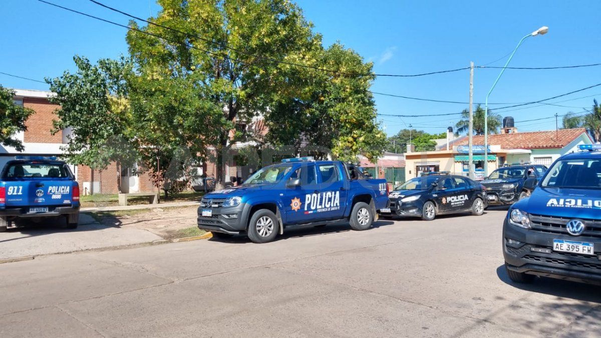 Un importante operativo policial se desplegó el viernes 5 de marzo en la Comisaría 12 de Santo Tomé. Cinco presos se fugaron