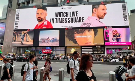 El debut de Lionel Messi en la MLS se transmitirá en vivo y gratis por la pantalla del Times Square. El debut de Lionel Messi en la MLS se transmitirá en vivo y gratis por la pantalla del Times Square.