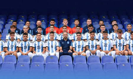 La Selección Argentina Sub-20 se prepara para debutar este sábado en el Sudamericano de la categoría. La Selección Argentina Sub-20 se prepara para debutar este sábado en el Sudamericano de la categoría.