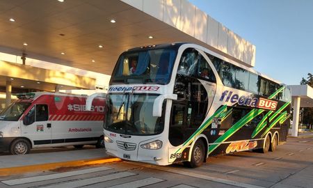 Arribo del plantel de Unión al aeropuerto Arribo del plantel de Unión al aeropuerto