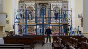 Construcción y restauración: el trabajo de SIPEC Andamios en una iglesia histórica de Santa Fe