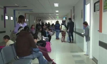 Cuatro provincias argentinas comenzaron a implementar el cobro en la atención médica a extranjeros no residentes. Cuatro provincias argentinas comenzaron a implementar el cobro en la atención médica a extranjeros no residentes.