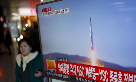 Un diplomático estadounidense instó a Corea del Norte a abstenerse de realizar pruebas adicionales de misiles y reanudar la diplomacia nuclear. Un diplomático estadounidense instó a Corea del Norte a abstenerse de realizar pruebas adicionales de misiles y reanudar la diplomacia nuclear.