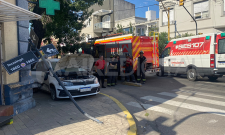Dos automóviles colisionaron en la intersección de Marcial Candioti e Ituazaingó. Dos automóviles colisionaron en la intersección de Marcial Candioti e Ituazaingó.