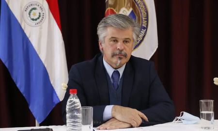 Arnaldo Giuzzio está acusado de presuntos vínculos con un narcotraficante brasileño. Arnaldo Giuzzio está acusado de presuntos vínculos con un narcotraficante brasileño.