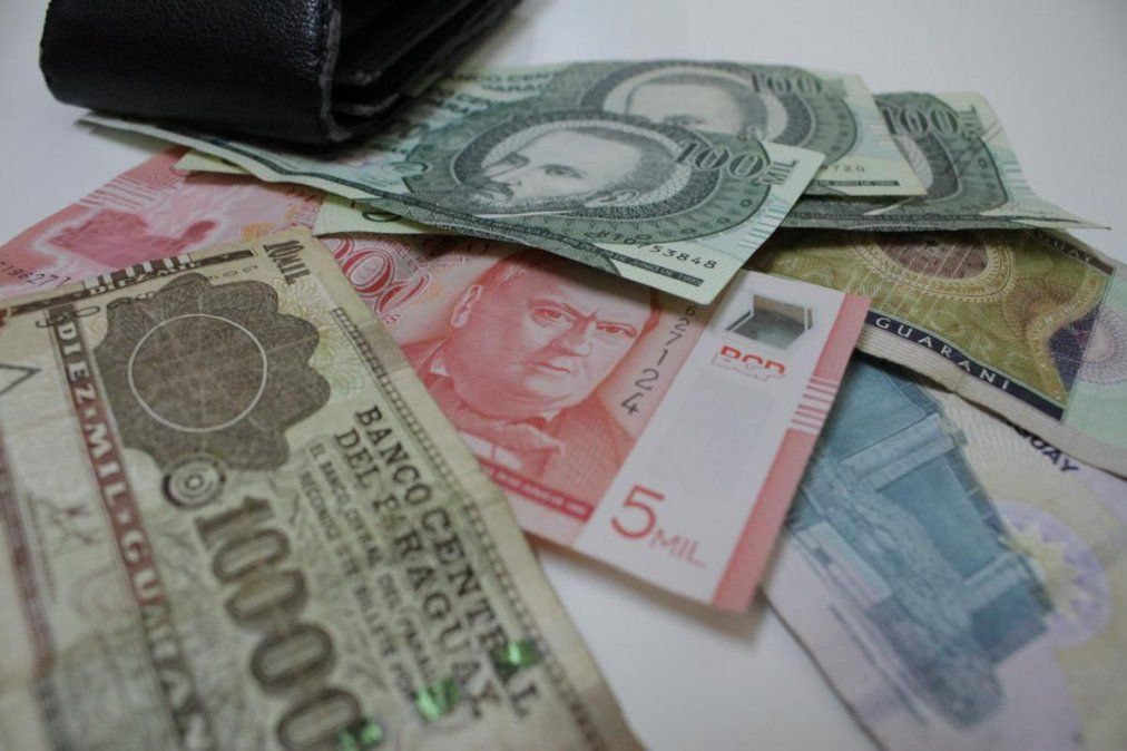 Sin guaraníes: en las dos casas de cambio del centro no habrá hasta el viernes y lunes al mediodía