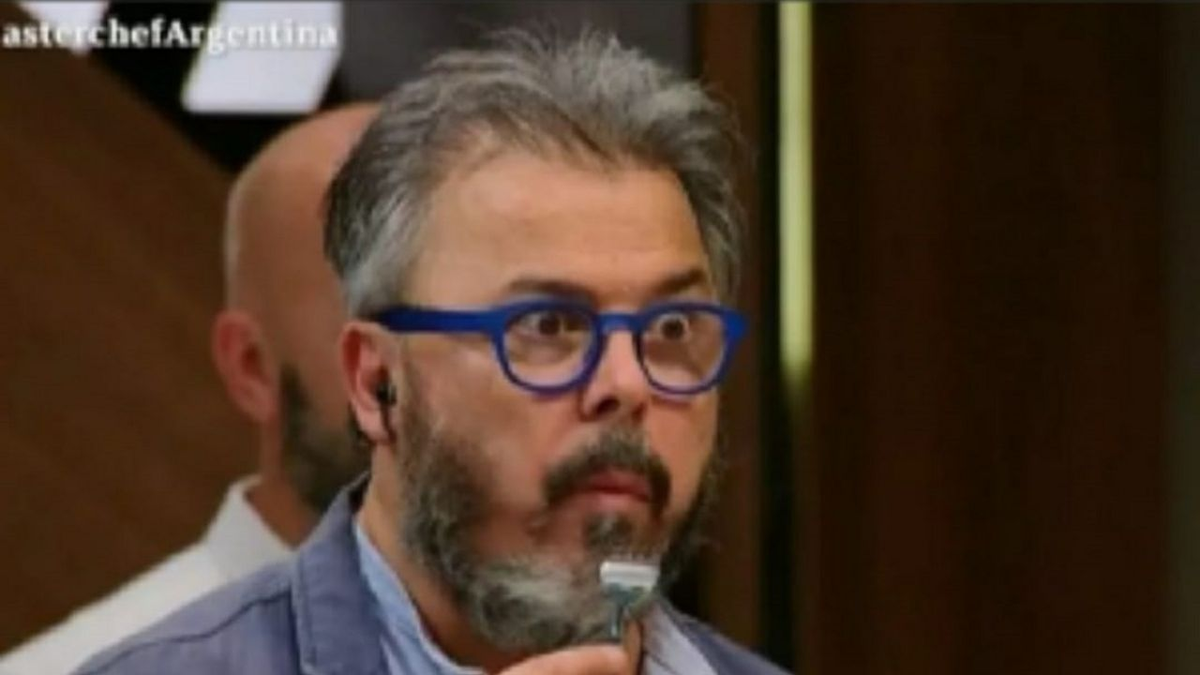 Donato de Santis se enojó en pleno programa de MasterChef con Antonio López. Donato de Santis se enojó en pleno programa de MasterChef con Antonio López.