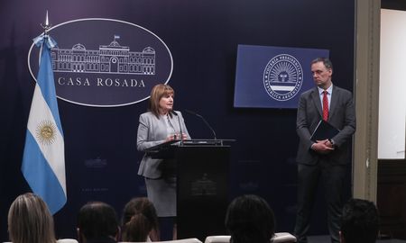 La Casa Rosada será testigo este jueves de un encuentro entre el jefe de Gabinete, Manuel Adorni, y la jefa del bloque libertario del Senado, Patricia Bullrich. La Casa Rosada será testigo este jueves de un encuentro entre el jefe de Gabinete, Manuel Adorni, y la jefa del bloque libertario del Senado, Patricia Bullrich.