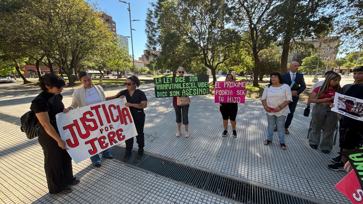 La familia de Monzón reclama justicia por el crimen del adolescente. La familia de Monzón reclama justicia por el crimen del adolescente.