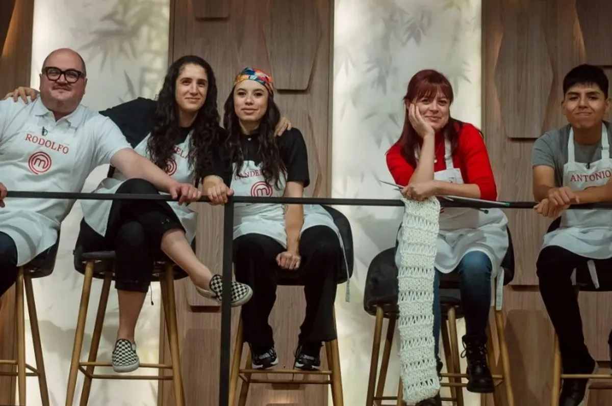 Varios participantes de MasterChef aparecieron en un video de Donato de Santis que despertó las sospechas de los fans.