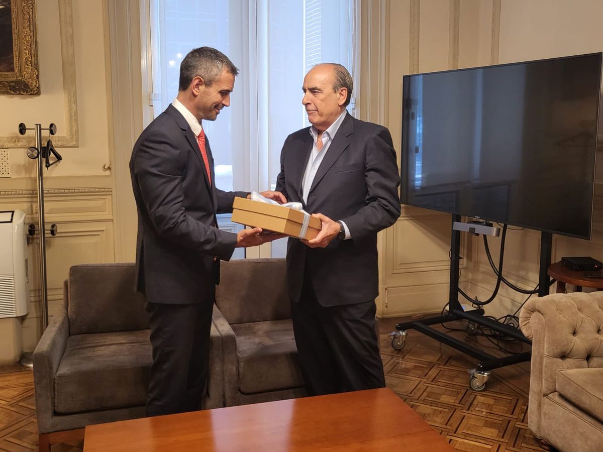 En un acto simbólico