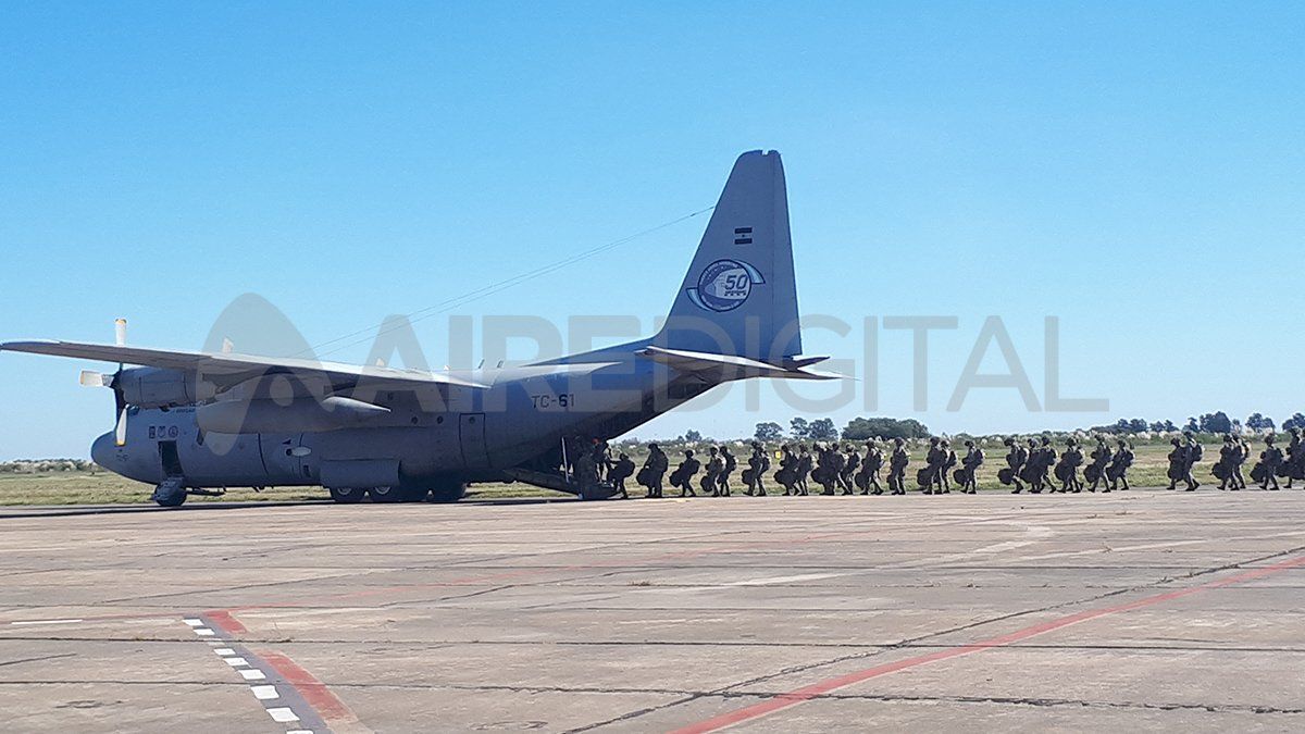 Dos aviones Hércules sobrevolaron las ciudades de Santa Fe y Santo Tomé este miércoles.&nbsp;