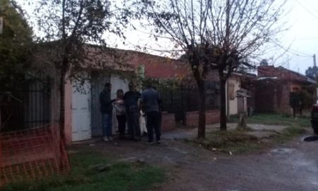 El frente de la casa donde encontraron al hombre fallecido El frente de la casa donde encontraron al hombre fallecido