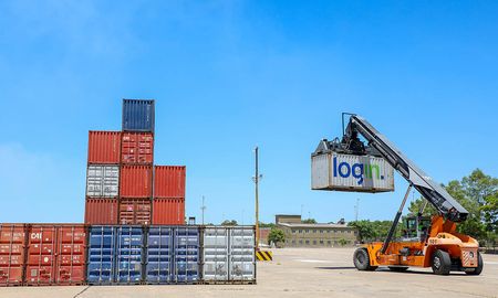 La embarcación traslada la producción de tres empresas santafesinas que exportan a Vietnam y China. La embarcación traslada la producción de tres empresas santafesinas que exportan a Vietnam y China.