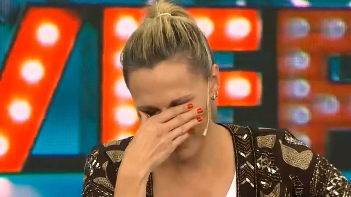 Denise Dumas se emocionó en vivo con el fin de su programa.