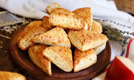 Scons de queso fáciles y rápidos: cómo hacerlos con la receta de Jimena Monteverde