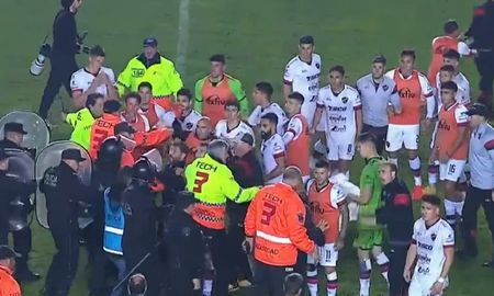 Tomás Cáceres, jugador de Patronato, relató en AIRE el escandaloso desenlace que tuvo el partido ante Barracas Central. Tomás Cáceres, jugador de Patronato, relató en AIRE el escandaloso desenlace que tuvo el partido ante Barracas Central.
