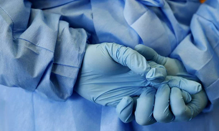 Se viralizó la imagen de la mano de una enfermera luego de horas de trabajo Se viralizó la imagen de la mano de una enfermera luego de horas de trabajo