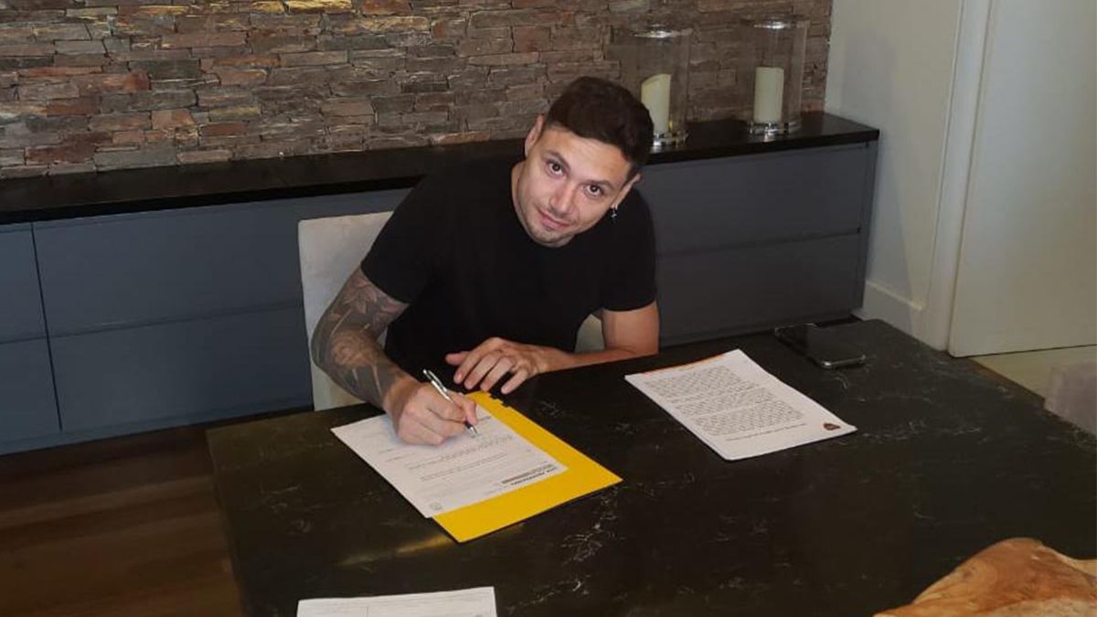 Mauro Z&aacute;rate firm&oacute; y extendi&oacute; su v&iacute;nculo con Boca por otro a&ntilde;o.