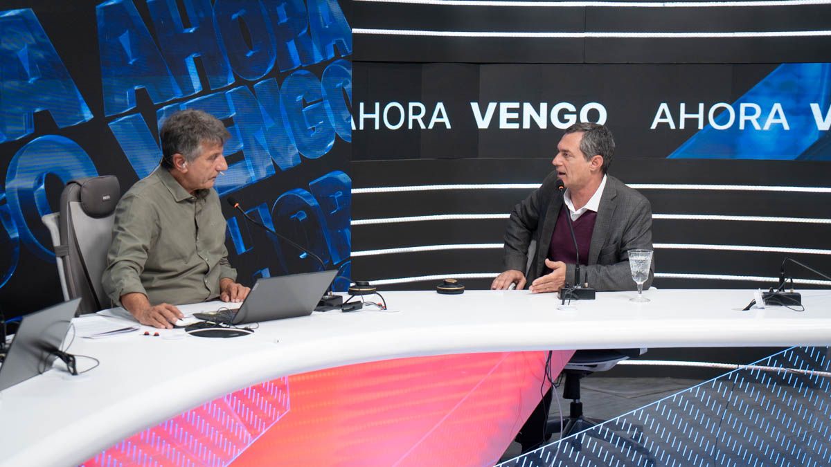 En una entrevista en el programa Ahora Vengo, con Luis Mino, el senador destacó la importancia de mejorar las rutas clave para la economía de la región. En una entrevista en el programa Ahora Vengo, con Luis Mino, el senador destacó la importancia de mejorar las rutas clave para la economía de la región.