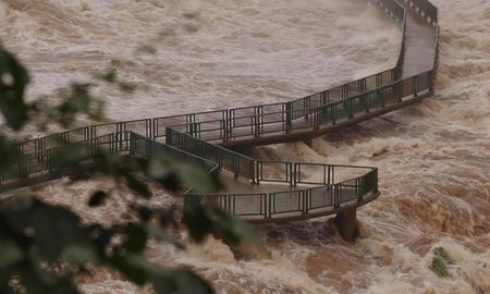 Se dañó el paseo la Garganta del Diablo y es peligroso para los turistas. Se dañó el paseo la Garganta del Diablo y es peligroso para los turistas.