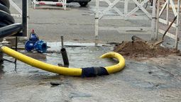 altText(Trabajos de Aguas Santafesinas en zonas centrales de la ciudad complican el tránsito)}