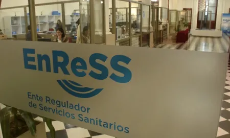 El Ente Regulador ultima detalles de la resolución que enviará al Gobierno por el pedido de aumento de tarifas. El Ente Regulador ultima detalles de la resolución que enviará al Gobierno por el pedido de aumento de tarifas.