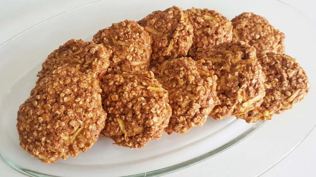 Con pocos ingredientes y en menos de media hora podés tener listas galletitas de avena, ideales para comer en cualquier momento del día. Con pocos ingredientes y en menos de media hora podés tener listas galletitas de avena, ideales para comer en cualquier momento del día.