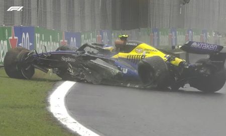 “Estoy muy triste. Quiero pedirle perdón a todo el equipo que trabajó un montón para poner el auto en pista. Ellos no se merecían esto”, exclamó. “Estoy muy triste. Quiero pedirle perdón a todo el equipo que trabajó un montón para poner el auto en pista. Ellos no se merecían esto”, exclamó.