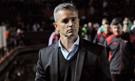Lavallén está en la mira de uno de los grandes del fútbol argentino. Lavallén está en la mira de uno de los grandes del fútbol argentino.