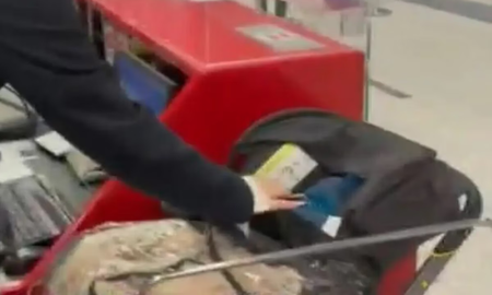 Dejaron a su bebé de 2 años en el aeropuerto para poder viajar y no pagar un pasaje extra Dejaron a su bebé de 2 años en el aeropuerto para poder viajar y no pagar un pasaje extra