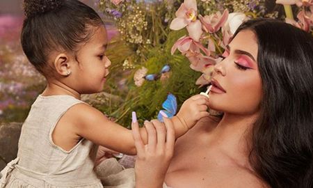 kylie jenner y su hija stormi son dos gotas de agua y estas fotos de su infancia lo prueban kylie jenner y su hija stormi son dos gotas de agua y estas fotos de su infancia lo prueban