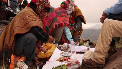 Día de la Pachamama: ofrendas, sahumados y rituales