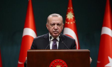 Su verdadero nombre es Bashar Khattab Ghazal al Sumaidai, dijo Erdogan a los periodistas. Su verdadero nombre es Bashar Khattab Ghazal al Sumaidai, dijo Erdogan a los periodistas.