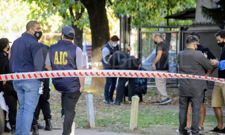 El lugar donde ocurrió el tiroteo que terminó con la vida de dos hombres en el norte de Rosario. El lugar donde ocurrió el tiroteo que terminó con la vida de dos hombres en el norte de Rosario.