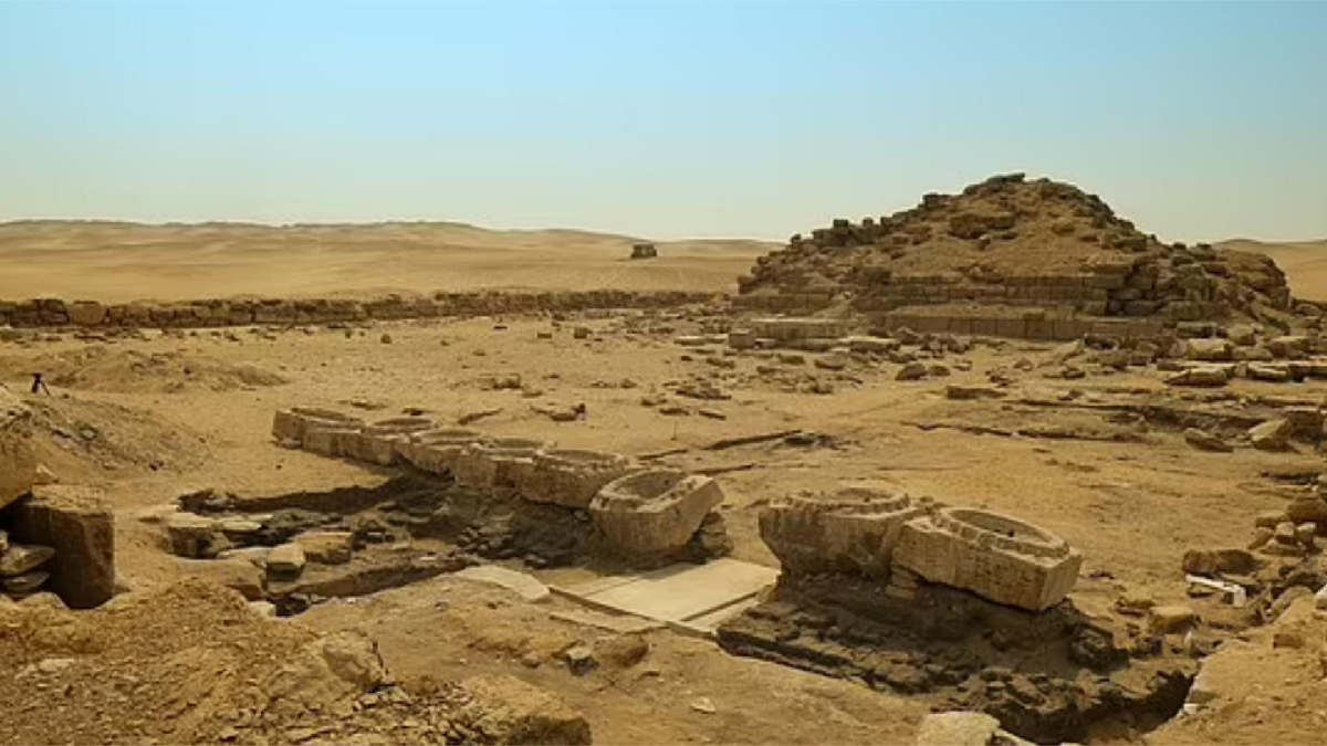 Los arque&oacute;logos encontraron una base de dos pies de un pilar de piedra caliza.