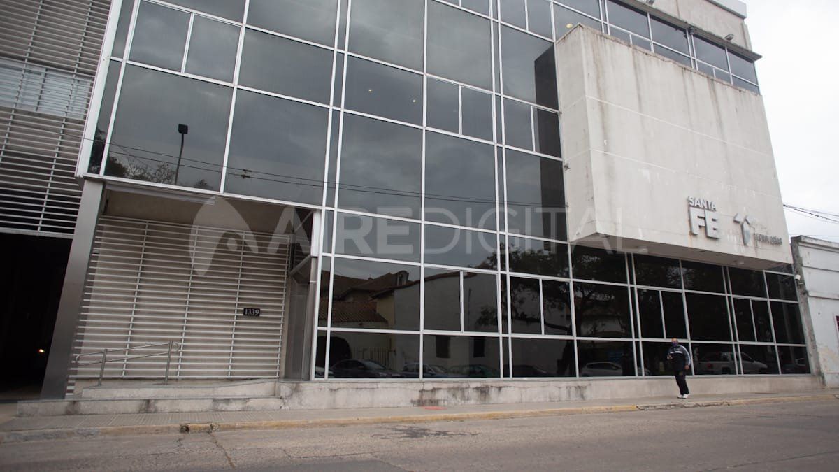 La provincia de Santa Fe dispuso dos centros de carga: uno en Rosario, en el Galón 17 que tendrá 155 puestos y otro en Santa Fe, en el Data Center provincial con 46 puestos.